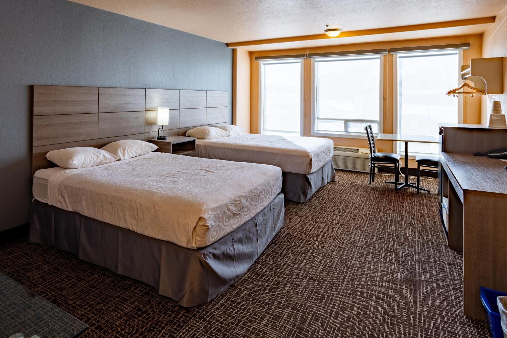 Ramada By Wyndham Cranbrook Exterior foto
